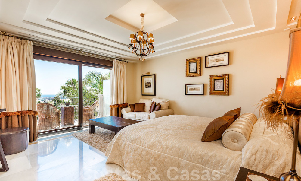 Villa de lujo en estilo clásico con vistas al mar en venta en Sierra Blanca, Marbella 22199