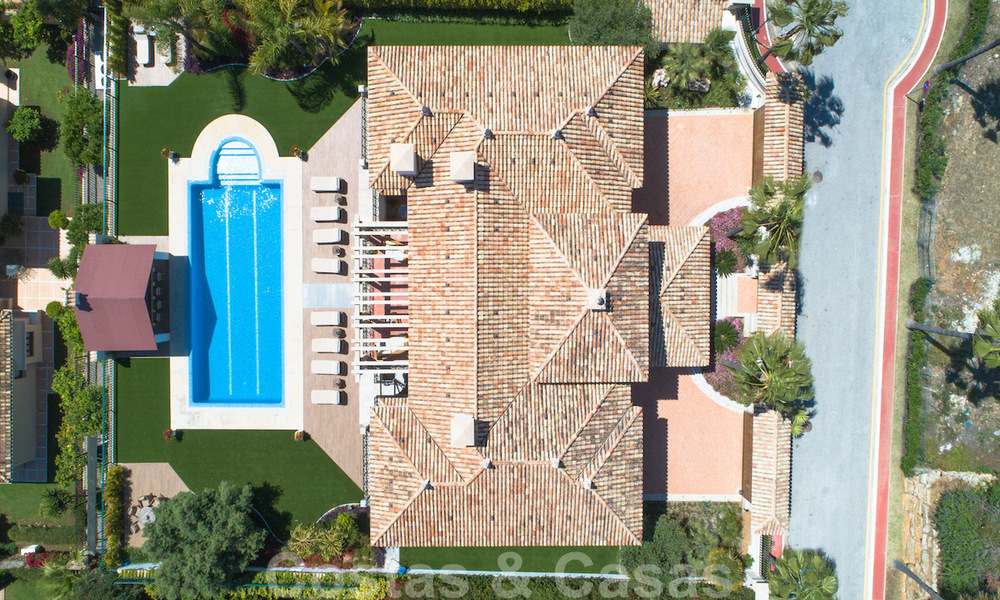 Villa de lujo en estilo clásico con vistas al mar en venta en Sierra Blanca, Marbella 22211