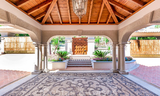 Villa de lujo en estilo clásico con vistas al mar en venta en Sierra Blanca, Marbella 22212 