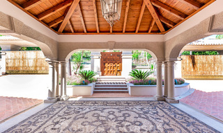 Villa de lujo en estilo clásico con vistas al mar en venta en Sierra Blanca, Marbella 22212 