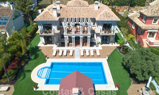 Villa de lujo en estilo clásico con vistas al mar en venta en Sierra Blanca, Marbella 22215 
