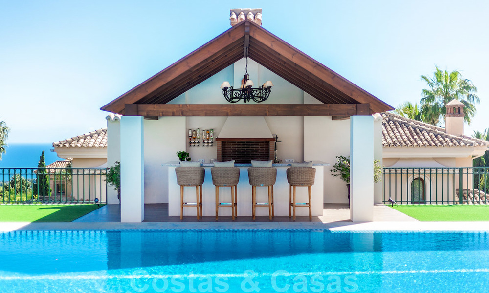 Villa de lujo en estilo clásico con vistas al mar en venta en Sierra Blanca, Marbella 22216