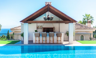 Villa de lujo en estilo clásico con vistas al mar en venta en Sierra Blanca, Marbella 22216 