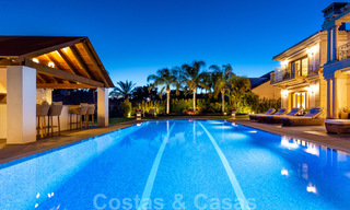 Villa de lujo en estilo clásico con vistas al mar en venta en Sierra Blanca, Marbella 22221 