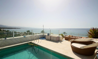 Ático de lujo en venta en primera línea de playa en Puerto Banús – Marbella 2