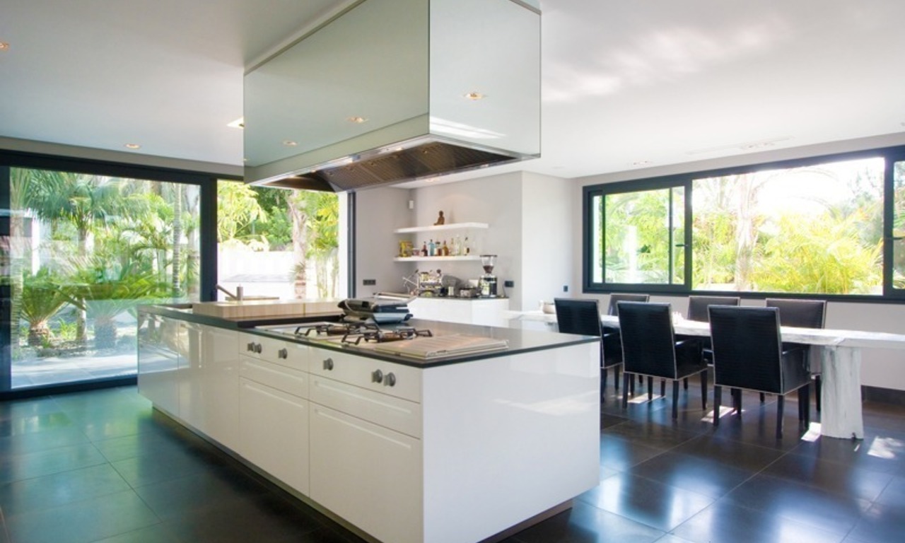 Marbella villa moderna en venta en Los Monteros cerca de la Playa en Marbella Este 18