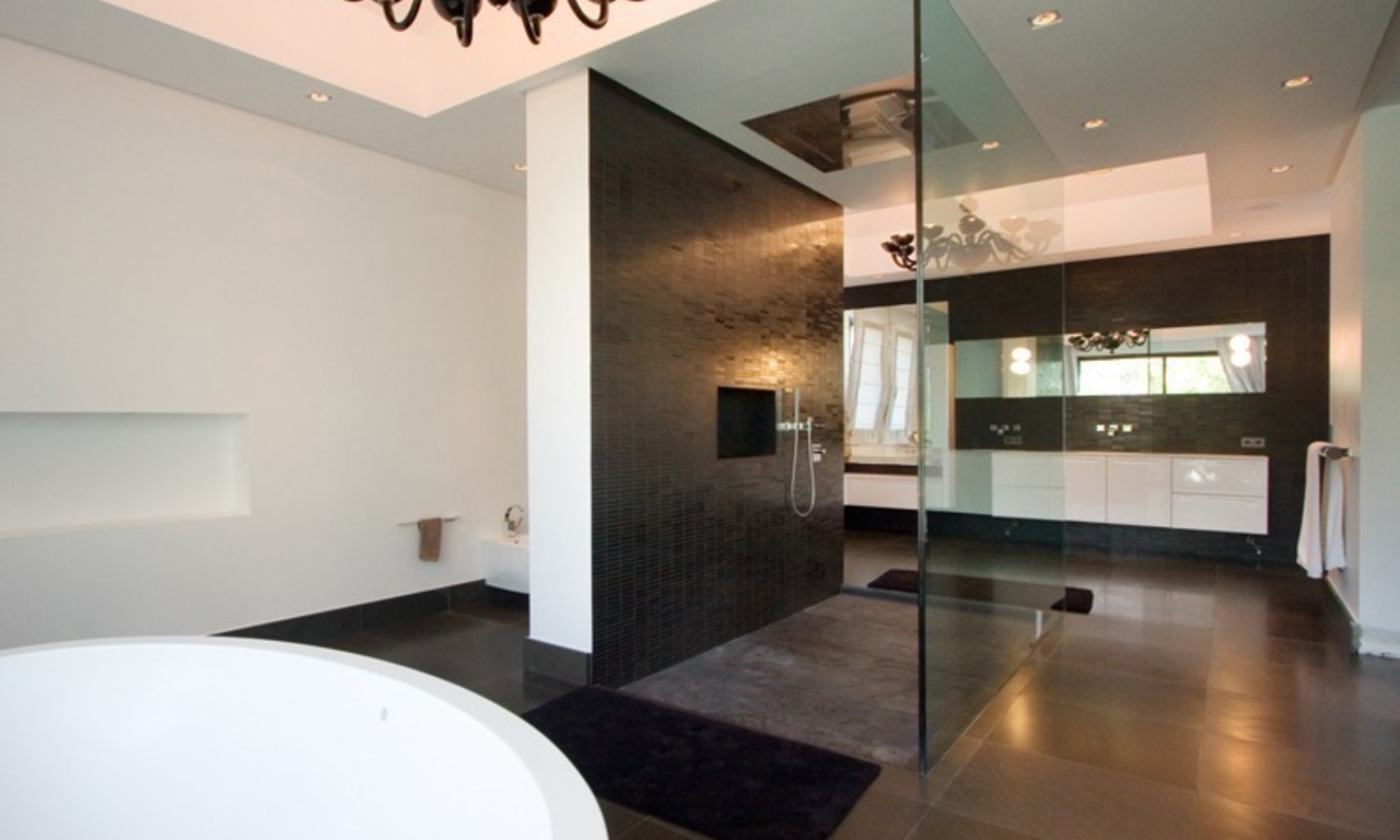 Marbella villa moderna en venta en Los Monteros cerca de la Playa en Marbella Este 22