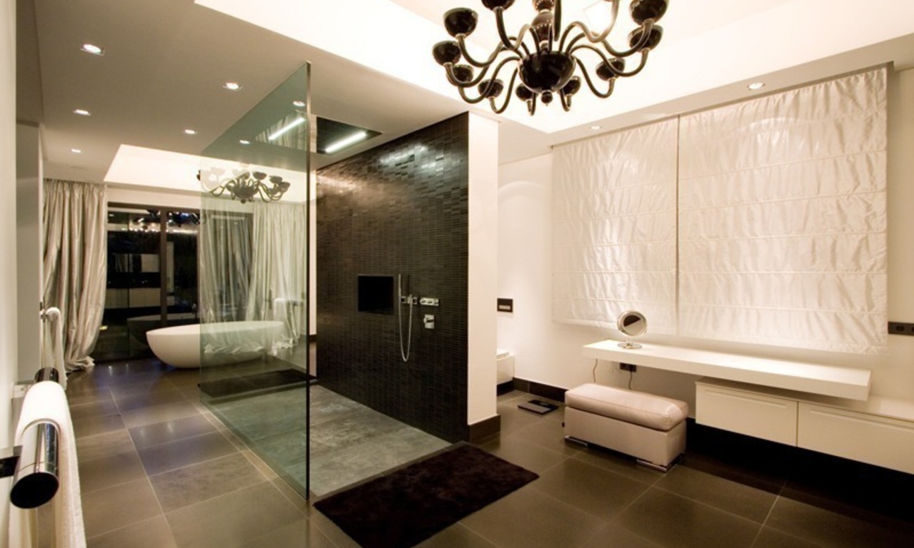 Marbella villa moderna en venta en Los Monteros cerca de la Playa en Marbella Este 23