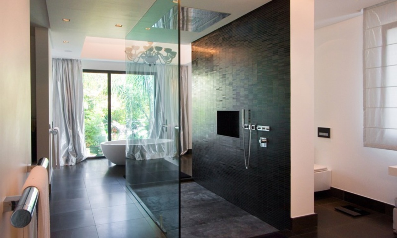 Marbella villa moderna en venta en Los Monteros cerca de la Playa en Marbella Este 24