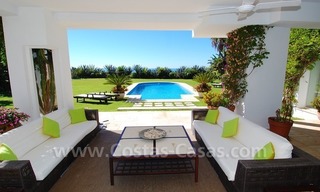 Villa en venta en primera linea de playa, Marbella - Estepona 10