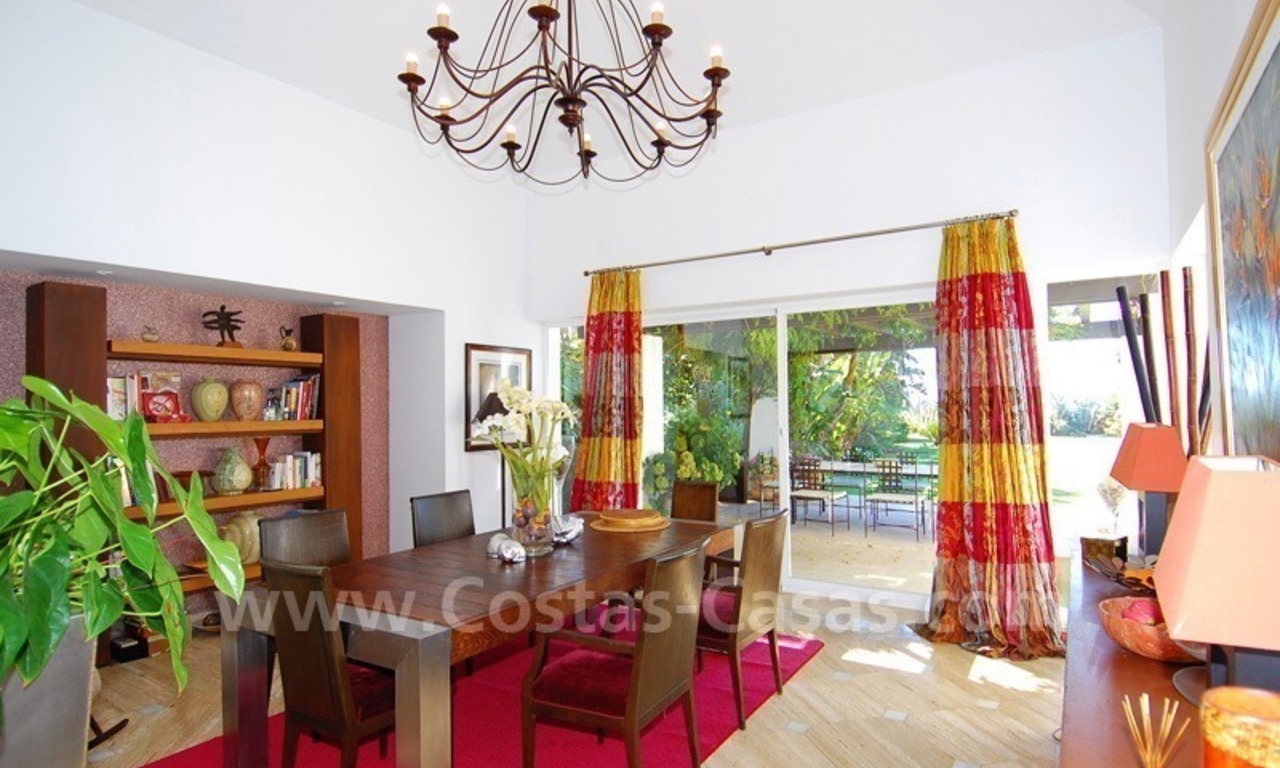 Villa en venta en primera linea de playa, Marbella - Estepona 17