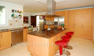 Villa en venta en primera linea de playa, Marbella - Estepona 18