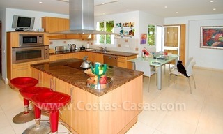 Villa en venta en primera linea de playa, Marbella - Estepona 19