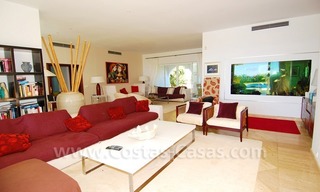Villa en venta en primera linea de playa, Marbella - Estepona 13