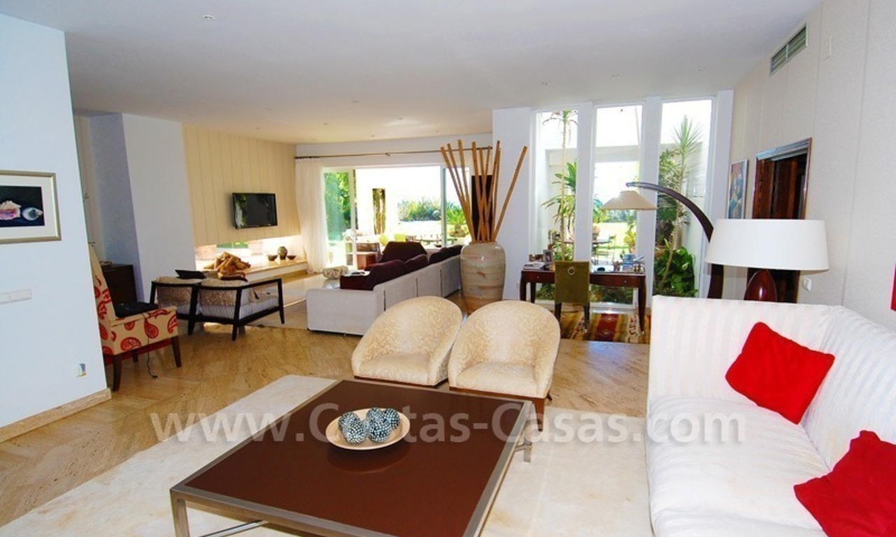 Villa en venta en primera linea de playa, Marbella - Estepona 15