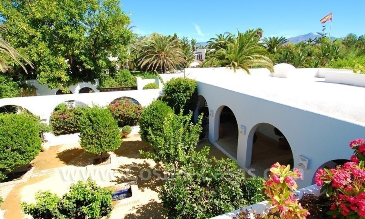 Villa en venta en primera linea de playa, Marbella - Estepona 25