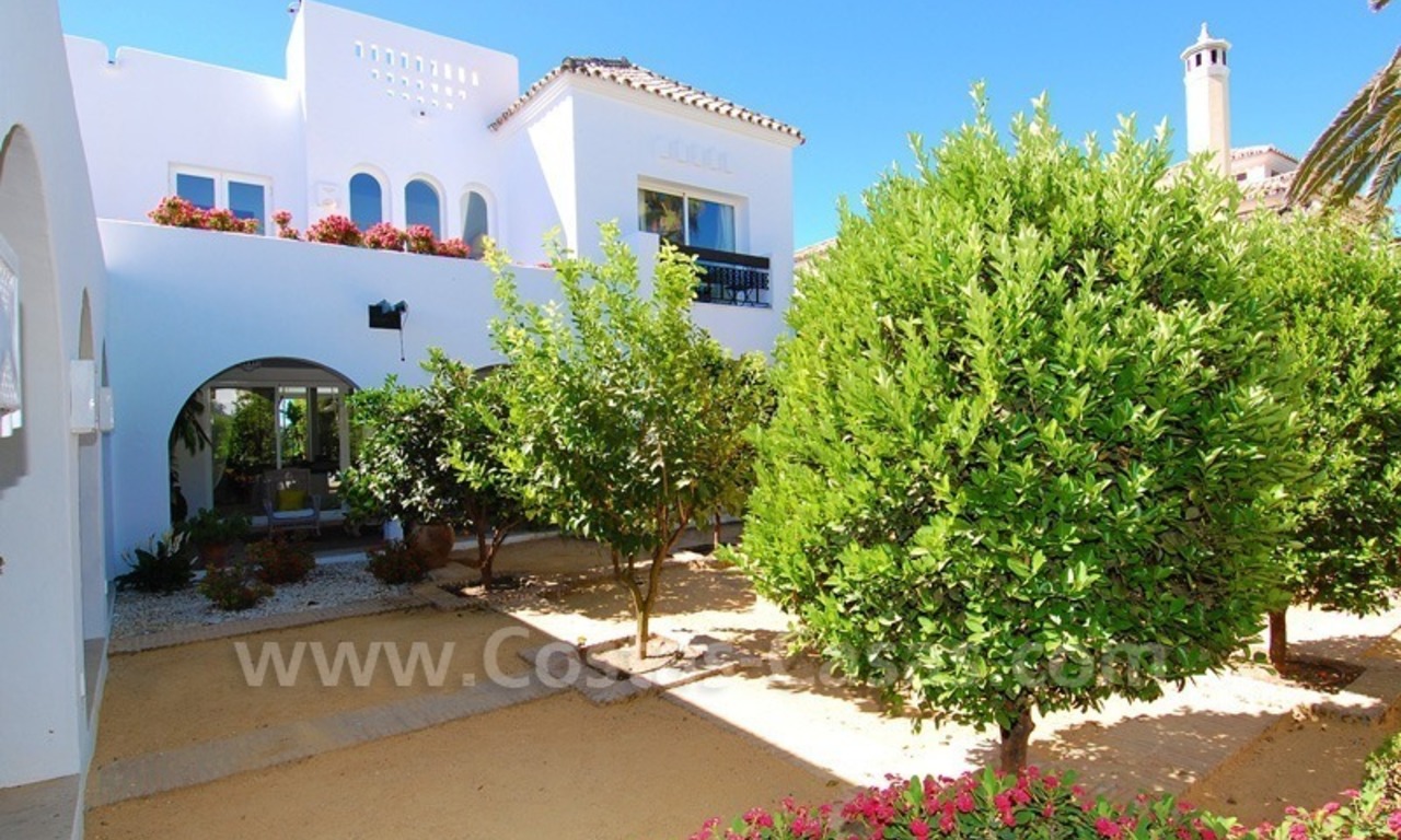 Villa en venta en primera linea de playa, Marbella - Estepona 26