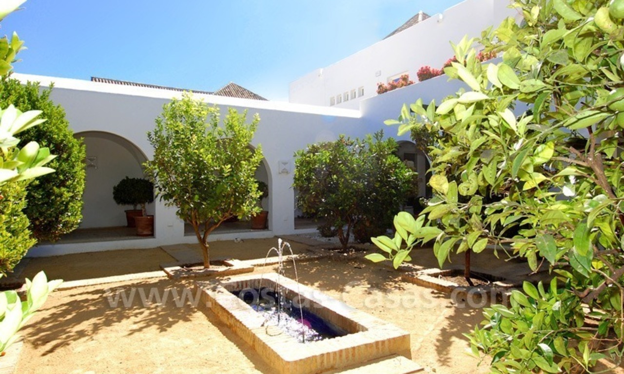 Villa en venta en primera linea de playa, Marbella - Estepona 27