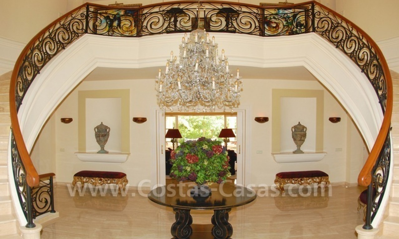 Villa muy exclusiva en venta en “La Milla de Oro” - Sierra Blanca - Marbella. 5