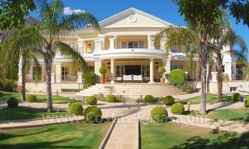 Villa muy exclusiva en venta en “La Milla de Oro” - Sierra Blanca - Marbella. 