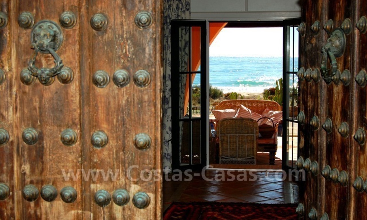 En venta: Villa en primera línea en Bahía de Marbella – Los Monteros 7
