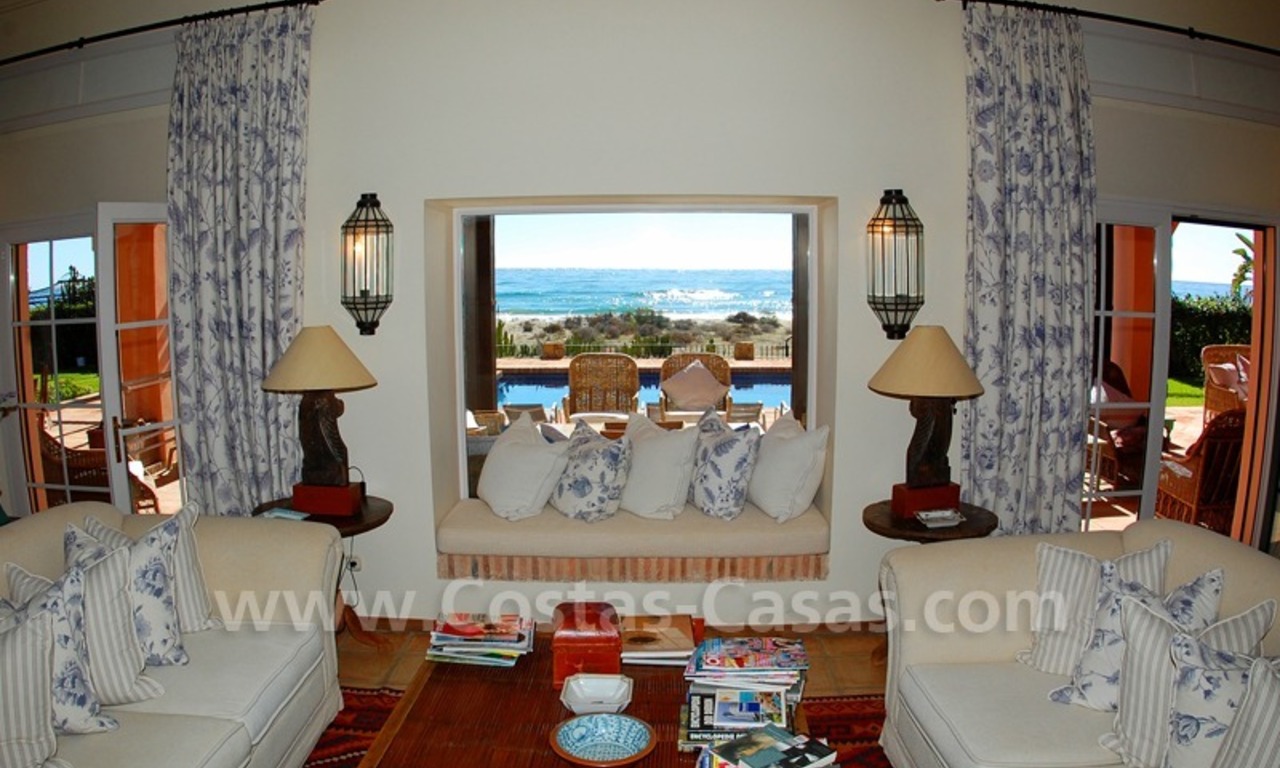 En venta: Villa en primera línea en Bahía de Marbella – Los Monteros 8