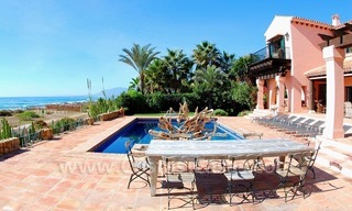En venta: Villa en primera línea en Bahía de Marbella – Los Monteros 4