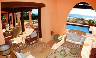 En venta: Villa en primera línea en Bahía de Marbella – Los Monteros 11