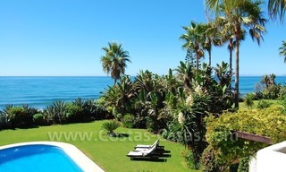 Villa en venta en primera linea de playa, Marbella - Estepona 1