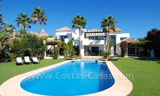 Villa en venta en primera linea de playa, Marbella - Estepona 5