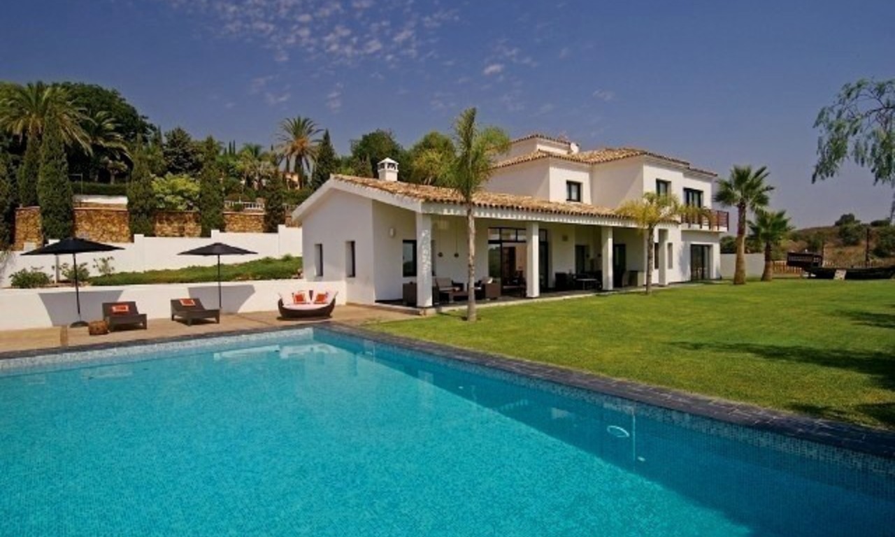 Nueva villa moderna en venta, cerca de Golf, Marbella – Benahavis – Estepona 0