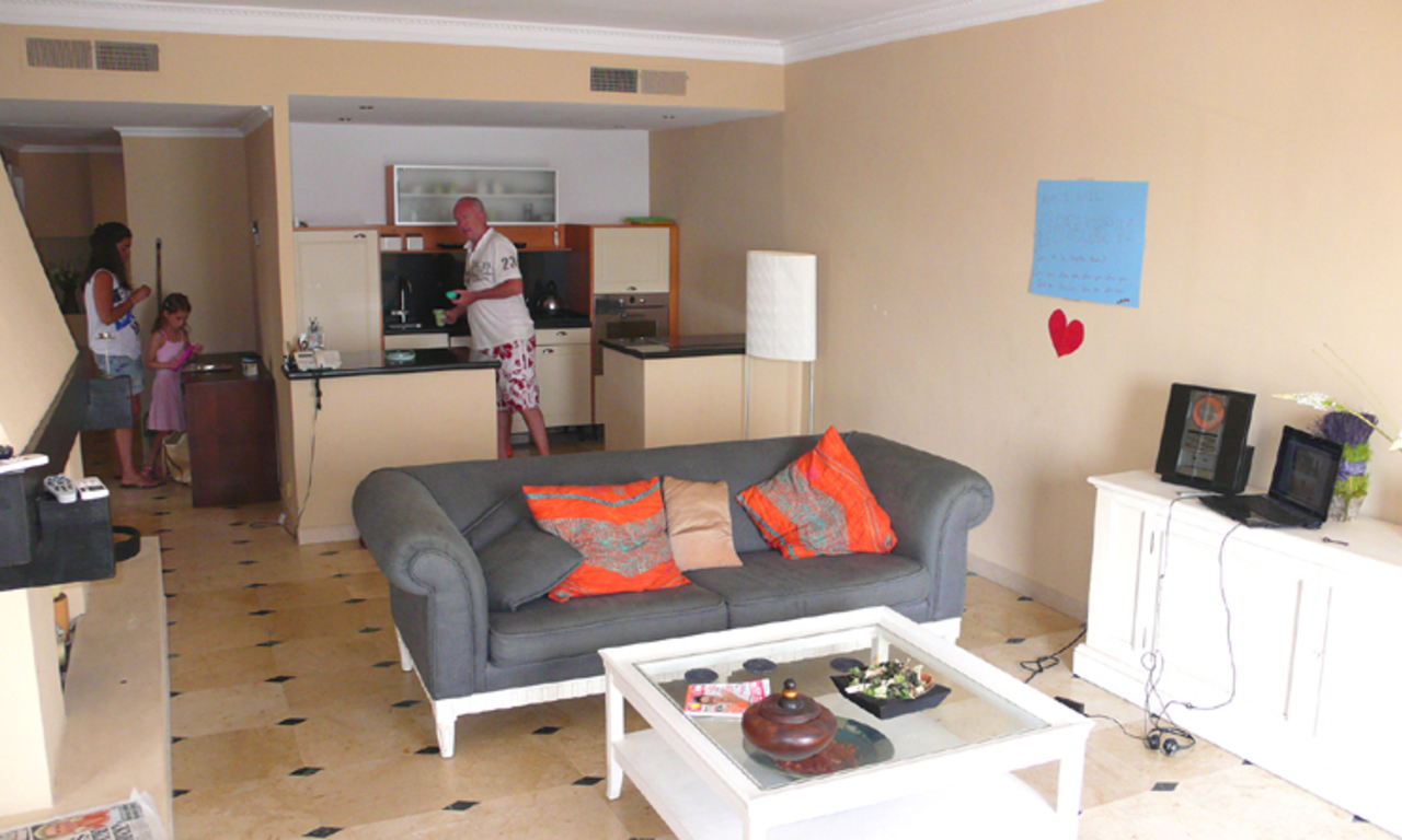 Apartamento en venta en primera linea de Puerto, Puerto Banus, Marbella 2