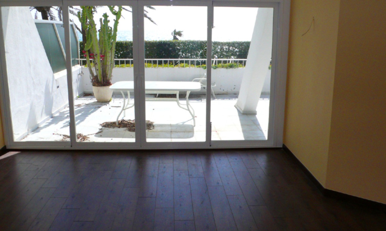 Apartamento en primera línea de playa en venta en Milla de Oro, Marbella – Puerto Banús 13
