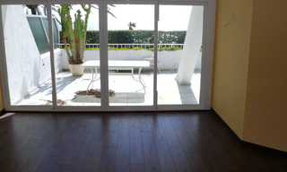 Apartamento en primera línea de playa en venta en Milla de Oro, Marbella – Puerto Banús 13