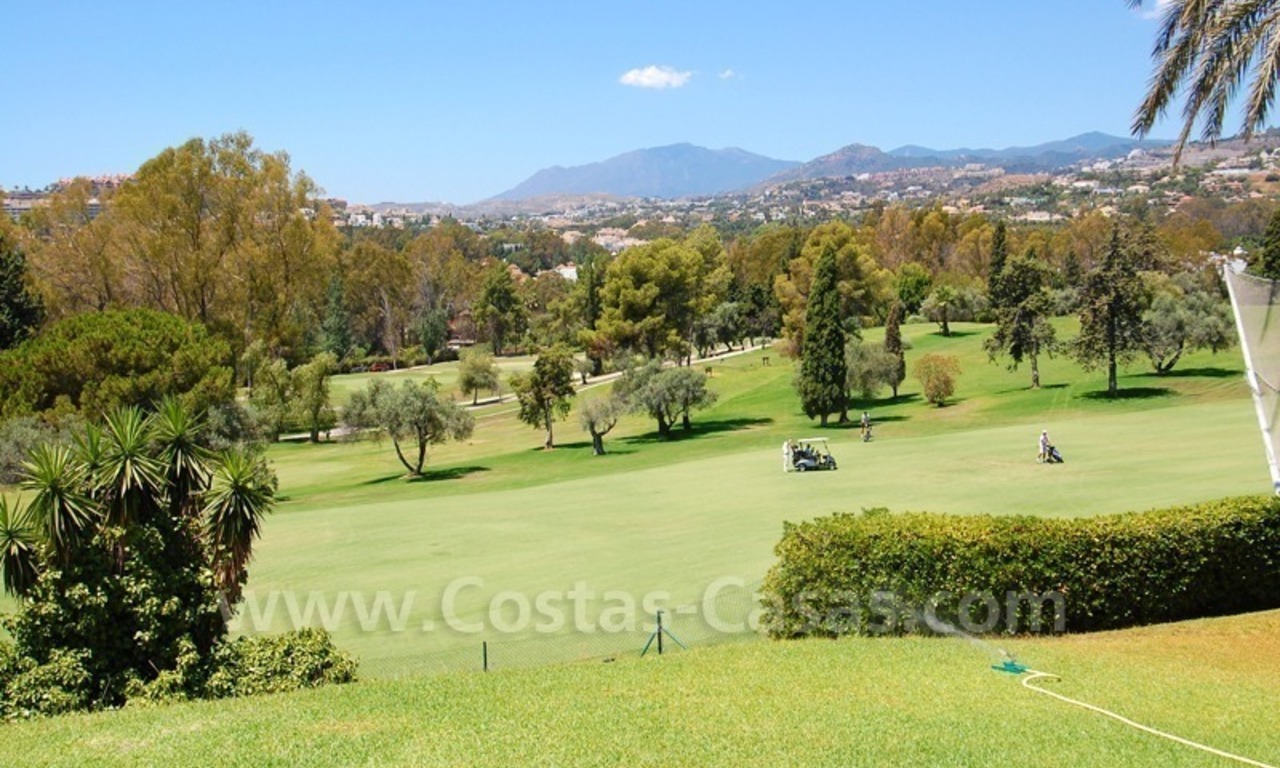 Ocasión en primera línea de Golf, adosado en venta en Nueva Andalucía, Marbella 2