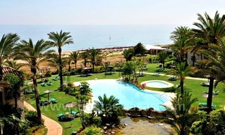 Los Monteros Playa – Marbella: exclusivo ático apartamento frente al mar en venta 0