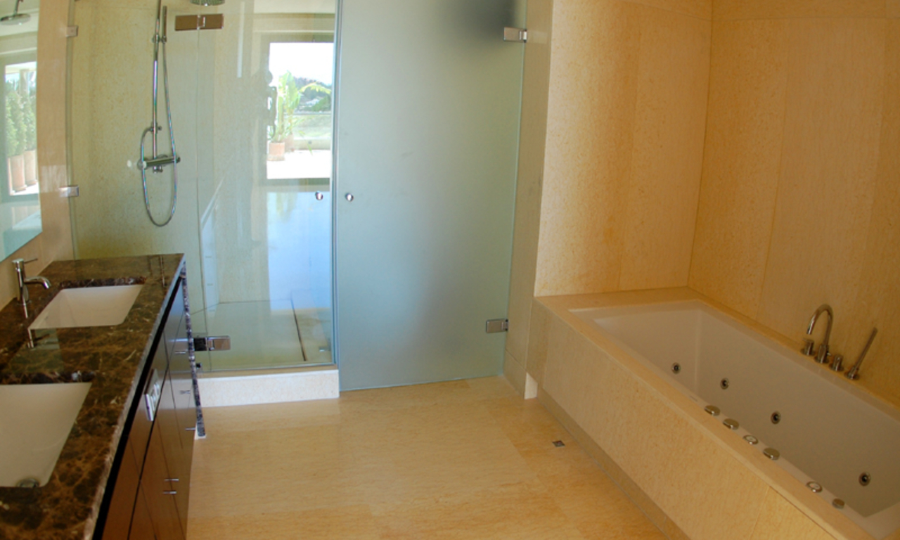 Apartamento nuevo moderno de lujo en venta en Nueva Andalucia – Marbella. 7