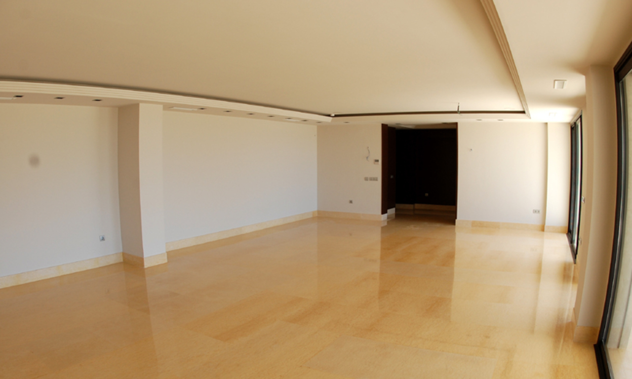 Apartamento nuevo moderno de lujo en venta en Nueva Andalucia – Marbella. 3