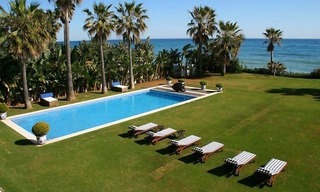 Villa de lujo en venta, en primera linea de mar - Marbella - Estepona 1