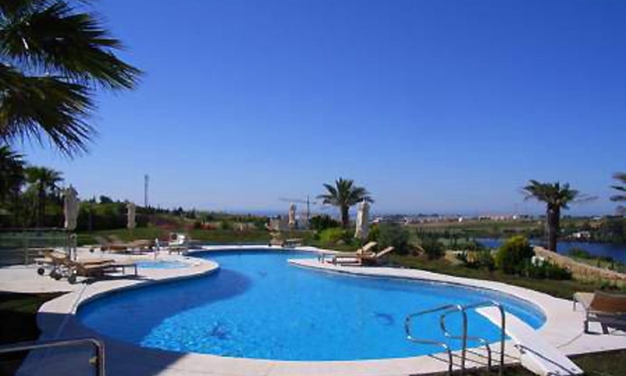 Villa contemporánea de lujo en venta, primera línea de golf, Marbella – Benahavis 8