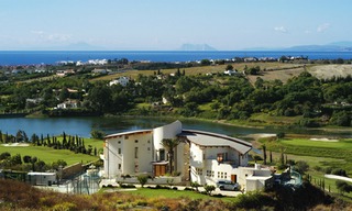 Villa contemporánea de lujo en venta, primera línea de golf, Marbella – Benahavis 0