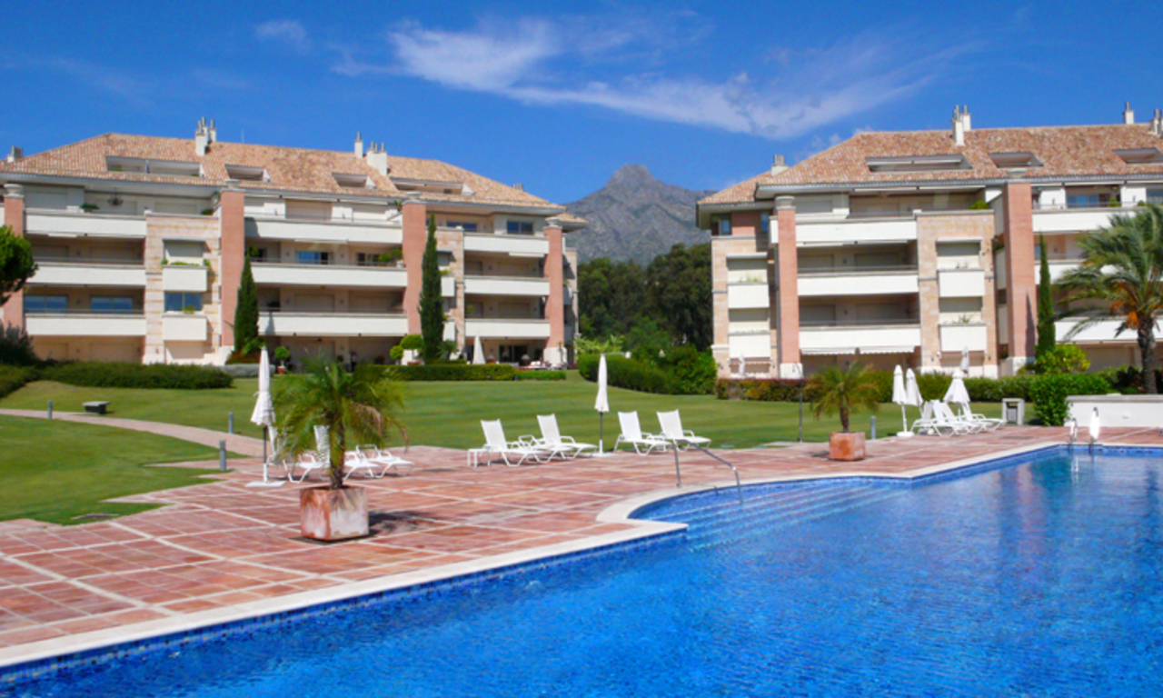 Apartamentos exclusivos en venta, Milla de Oro, entre Marbella y Puerto Banús. 1