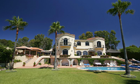 Villa en venta, Primera linea de la playa, Marbella 