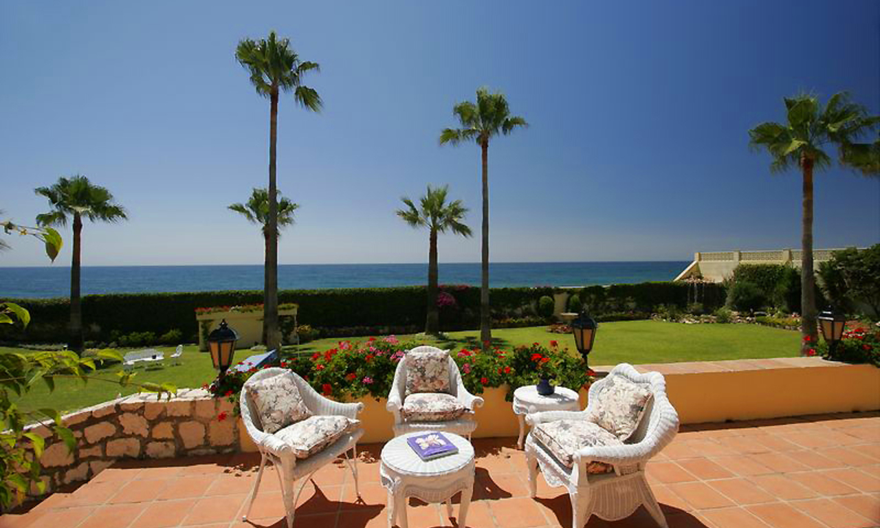 Villa en venta, Primera linea de la playa, Marbella 1