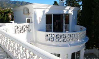 Villa en primera línea de playa en venta, Milla de Oro, cerca del Centro de Marbella 13