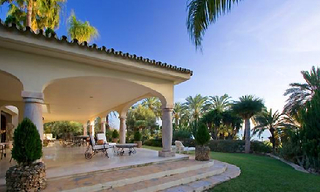 Villa en venta, Primera linea de la playa, Los Monteros Playa, Marbella 4