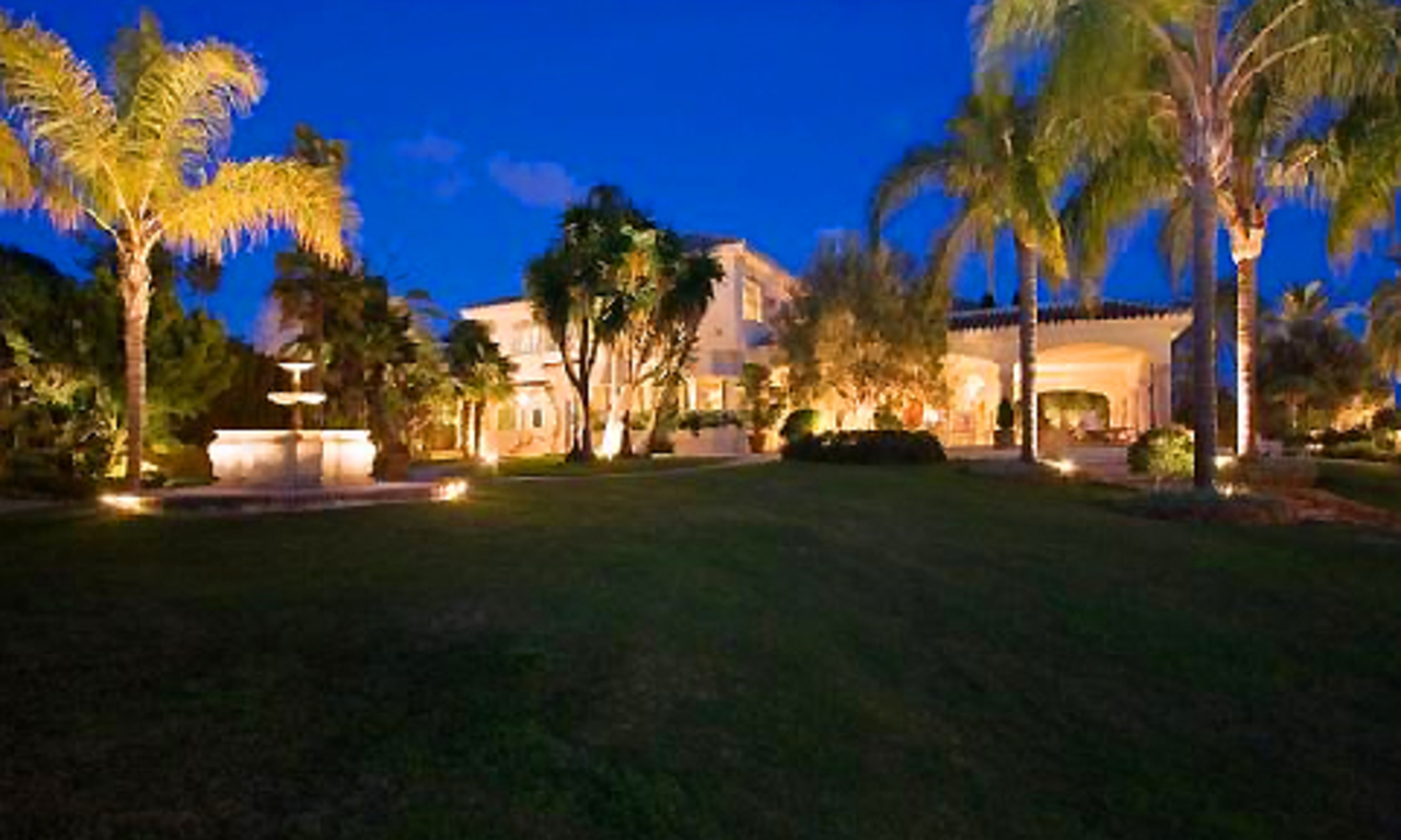 Villa en venta, Primera linea de la playa, Los Monteros Playa, Marbella 20