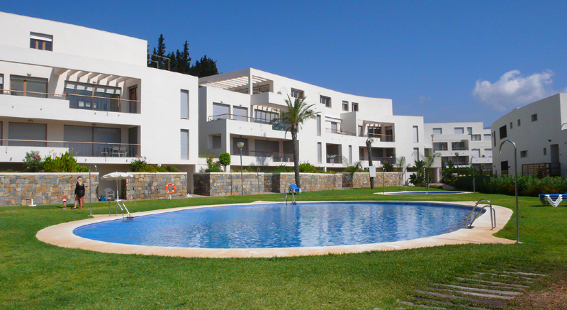 Apartamentos y áticos de lujo en venta, Marbella este con vistas al mar