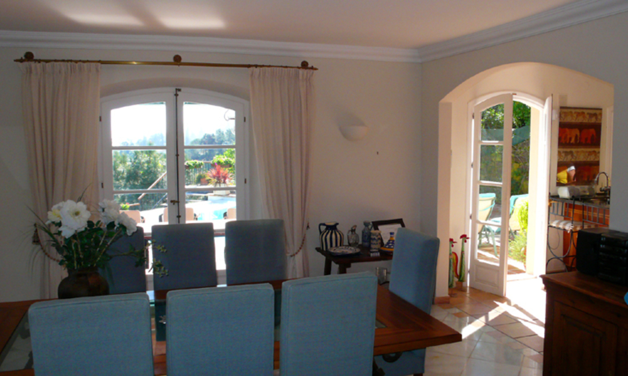Villa en venta en el Madroñal entre Marbella y Benahavis 19