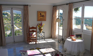 Villa en venta en el Madroñal entre Marbella y Benahavis 23